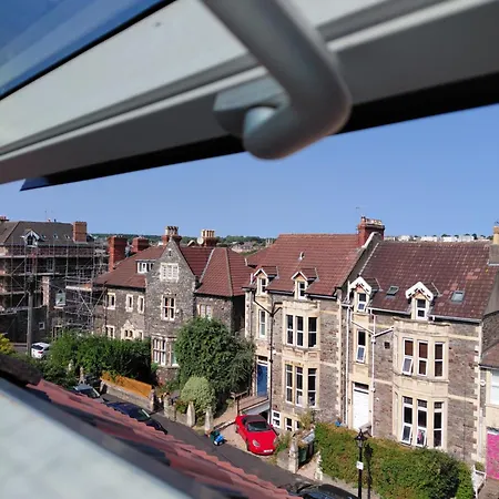 Quiet With En-suite , Close To University, Whiteladies And Gloucester Rd * Bristol