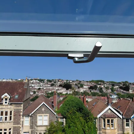 Quiet With En-suite , Close To University, Whiteladies And Gloucester Rd * Bristol