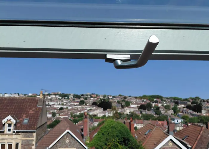 Quiet With En-suite , Close To University, Whiteladies And Gloucester Rd * Бристоль